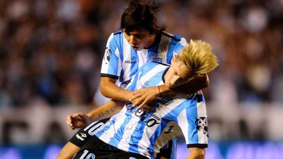 La Academia goleó a Colón por 4-1 en Avellaneda.