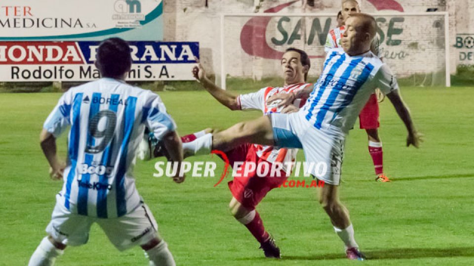 Atlético Paraná igualó con Atlético Tucumán en el Pedro Mutio.