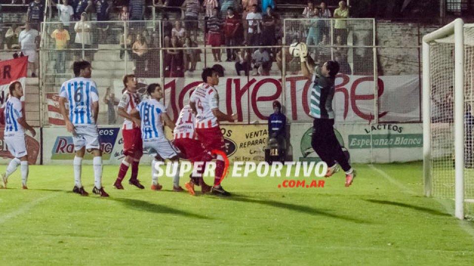 Atlético Paraná igualó con Atlético Tucumán en el Pedro Mutio.