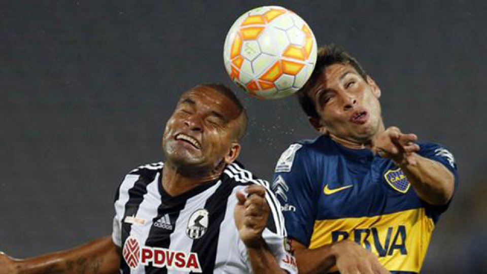 El Xeneize tiene un pie en octavos de final.