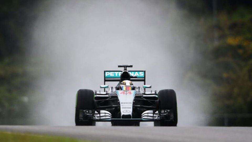 Hamilton marc&oacute; el mejor tiempo de la clasificaci&oacute;n en Malasia.