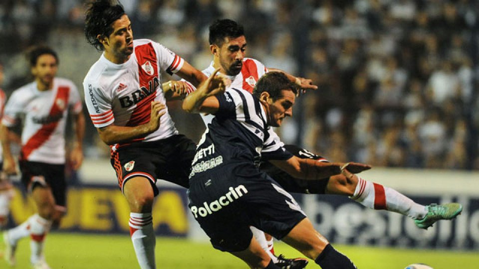 El Millonario venció a Gimnasia por 3-2 en La Plata.