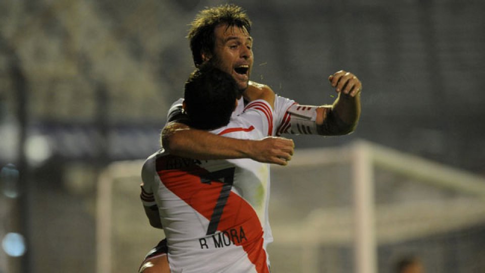 El Millonario venció a Gimnasia por 3-2 en La Plata.