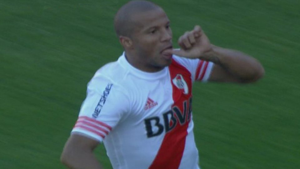 La Banda ganó y subió a la cima de la tabla de posiciones.