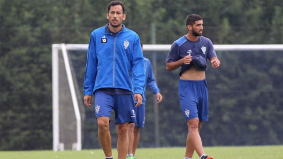 "Me avisaron que no voy a jugar más en Vélez", señaló Cabral.
