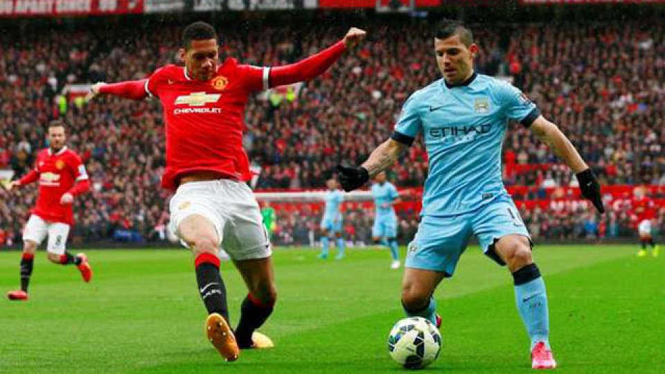 Fue victoria del United por 4-2 en el Old Trafford.