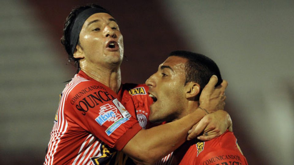 Huracán ganó y queda cerca de los octavos.