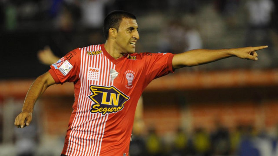 Huracán ganó y queda cerca de los octavos.