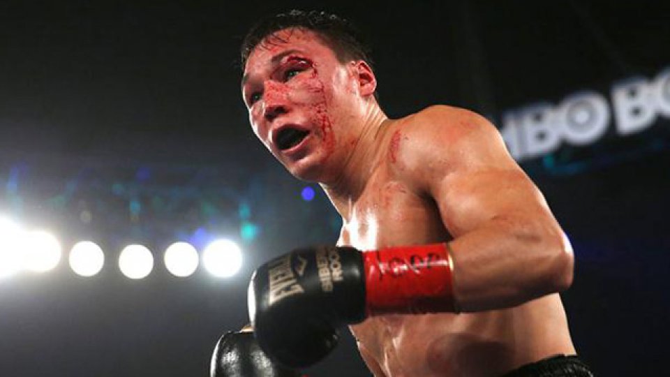 Rastros de la dura batalla entre Matthysse y Provodnikov.
