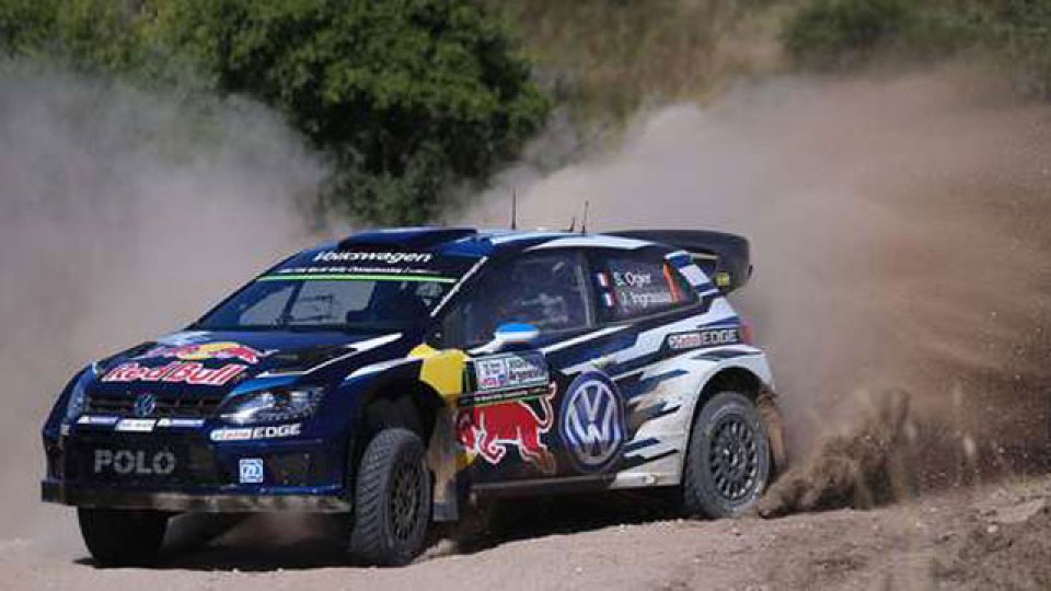 Sebastien Ogier ya manda en el Rally de Argentina 2015.