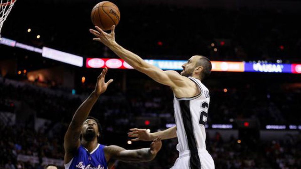 Los Spurs cayeron ante Oklahoma. Los Spurs cayeron ante Oklahoma.