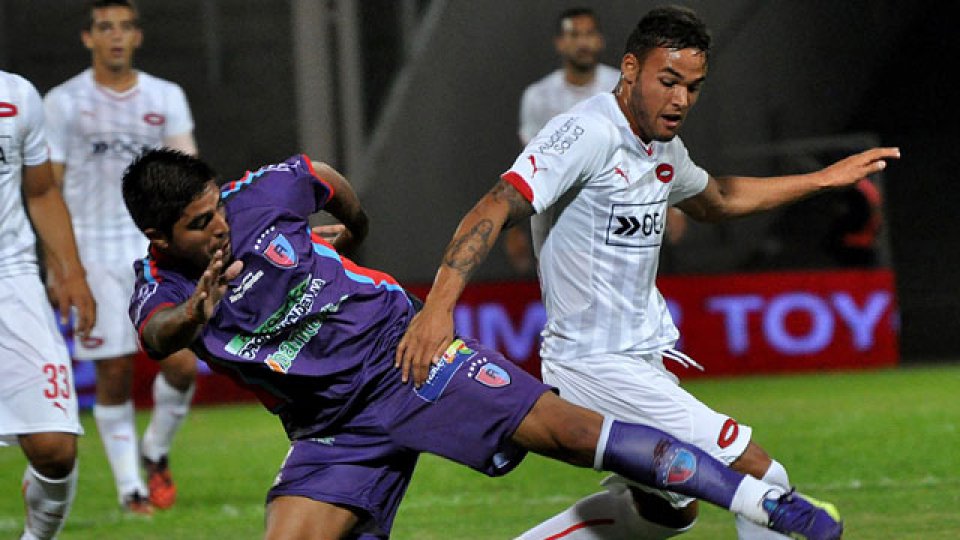 Independiente sufrió ante Alianza de Coronel Moldes y ganó por penales.