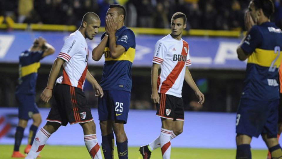 El delantero desperdició una muy clara.