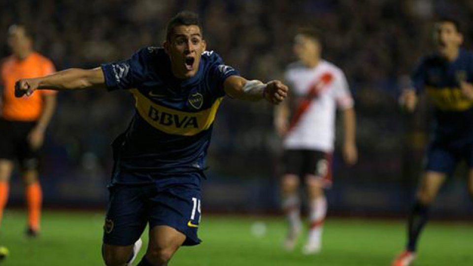 Cristian Pavón abrió la cuenta en el Superclásico.