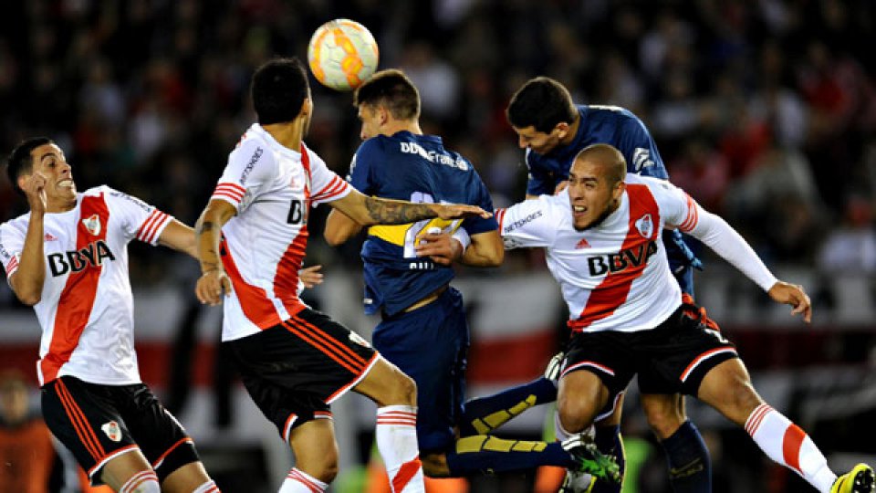 River sac&oacute; ventaja con un penal de S&aacute;nchez.