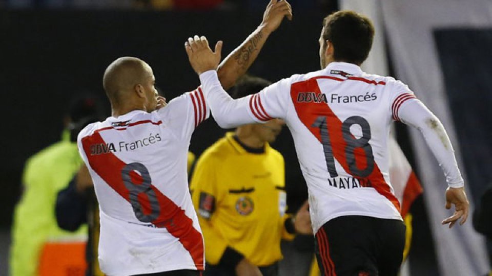 River sac&oacute; ventaja con un penal de S&aacute;nchez.