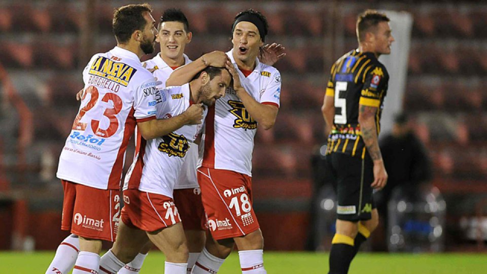 Olimpo derrotó a Huracán en el Ducó.