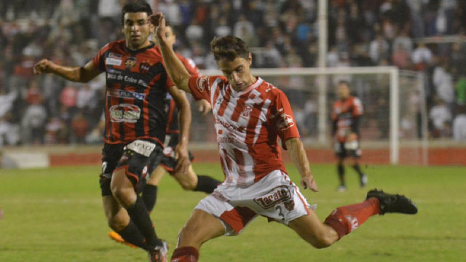 Marcelo Guzmán marcó para el Rojinegro en Alta Córdoba.