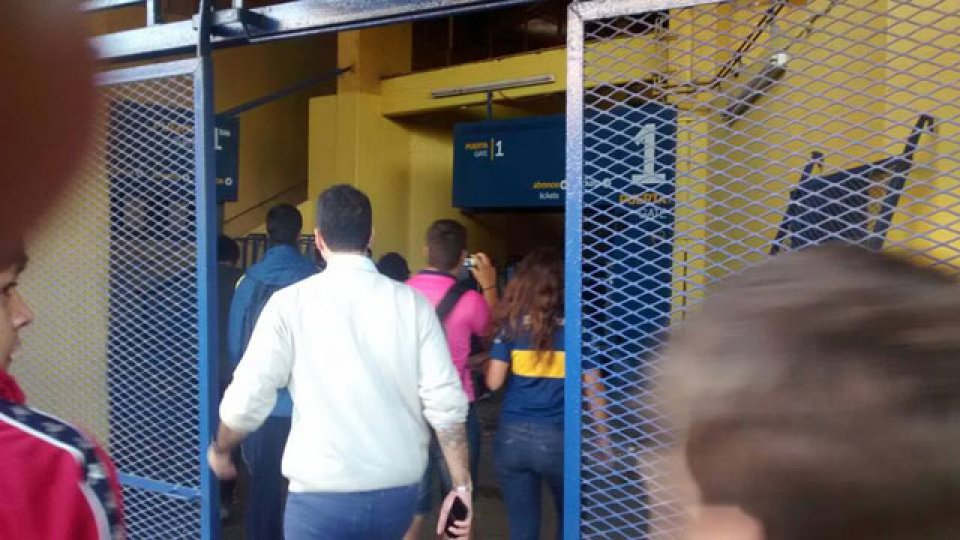 Los socios protestaron por problemas para sacar entradas.