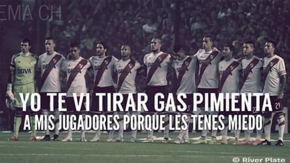 La descarga de River contra Boca tras los incidentes.