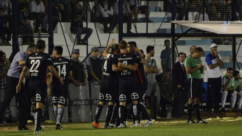 Viale no pudo ante San Lorenzo. (Foto: copaargentina.org)