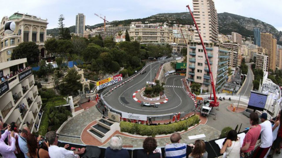 Hamilton y la pole, costumbre que se repiti&oacute; en M&oacute;naco.