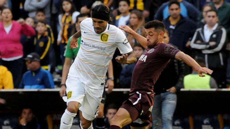 Central igualó ante Lanús y salvó el invicto.