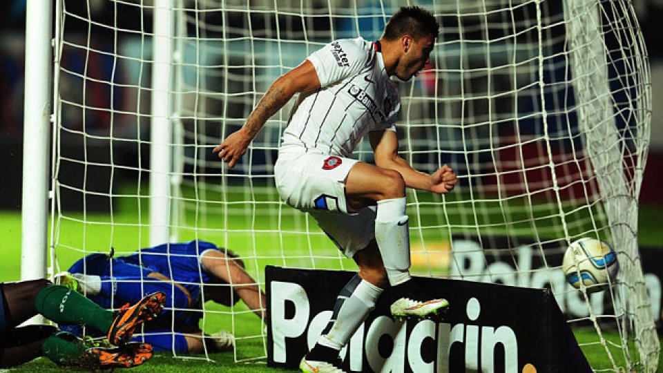 Victoria de San Lorenzo para alcanzar a Boca en la cima del campeonato.