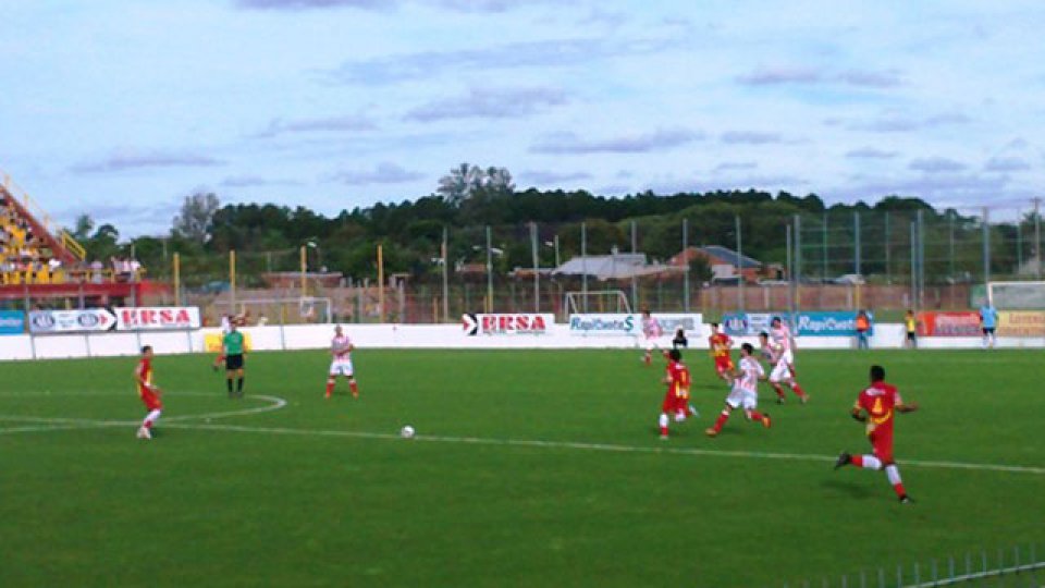 El duelo fue suspendido luego del desmayo de Cristian Gómez.