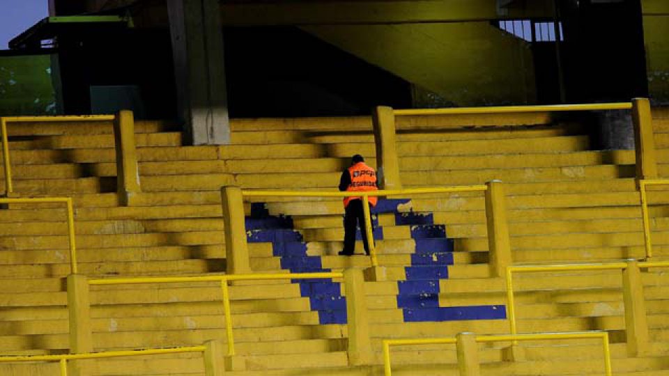 Desoladora imagen de una Bombonera vacía