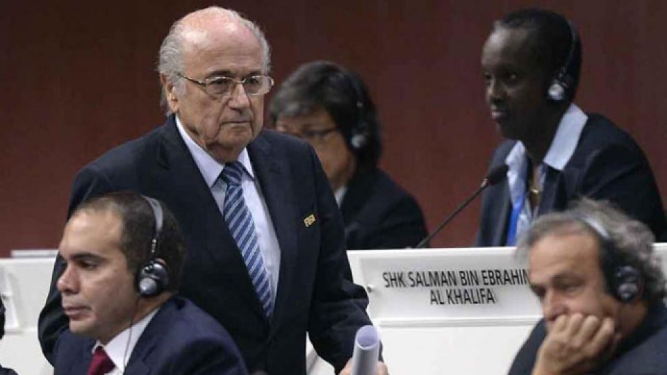 El suizo Joseph Blatter irá su quinto mandato.