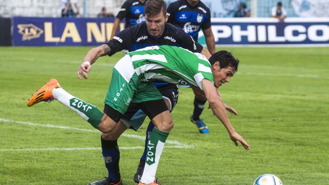 El Decano le ganó en su estadio a Sportivo Estudiantes por 1 a 0.