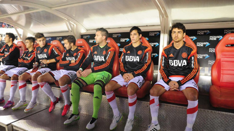 Pablo Aimar esperó su chance desde el banco.