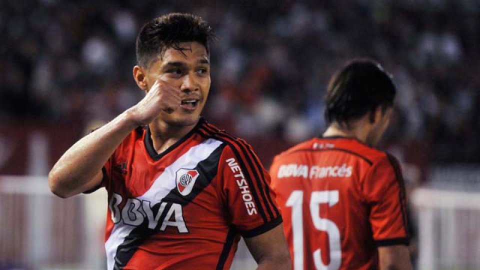 El colombiano convierte antes de irse a la Copa América.