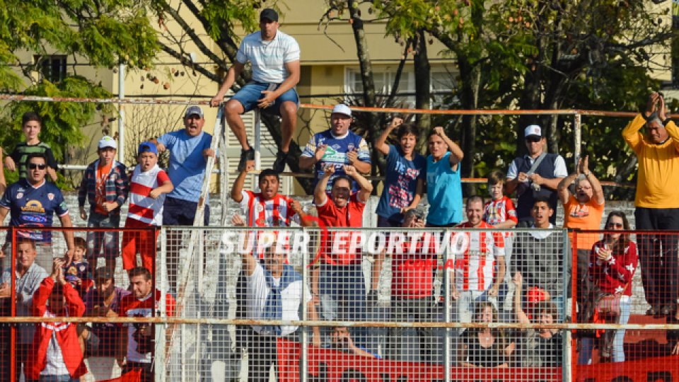 El público acompañó al Rojiblanco en la tarde del domingo.