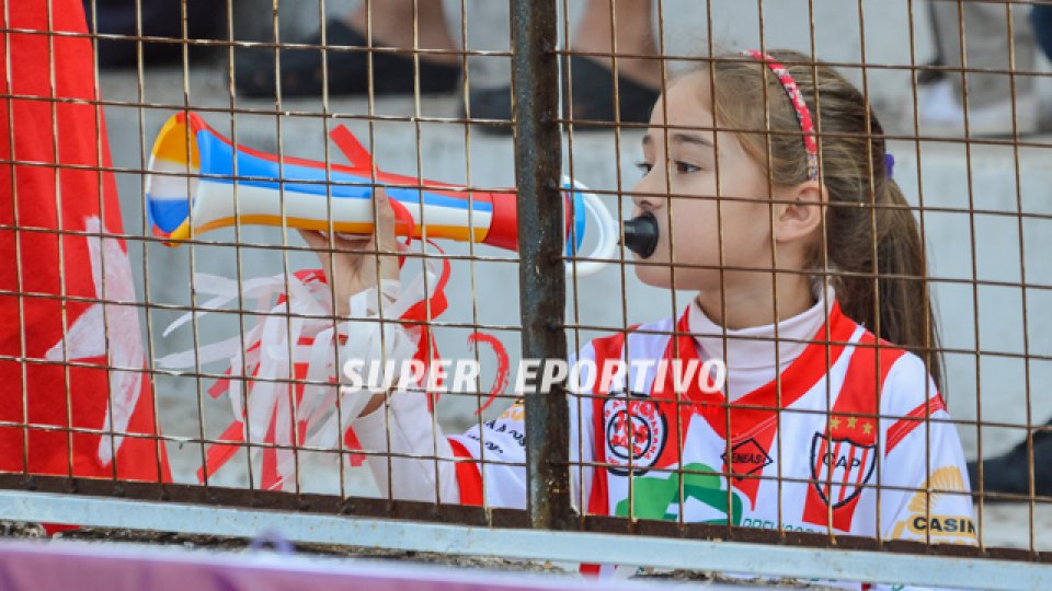 El público acompañó al Rojiblanco en la tarde del domingo.