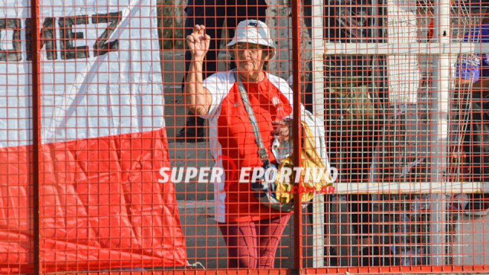 El público acompañó al Rojiblanco en la tarde del domingo.