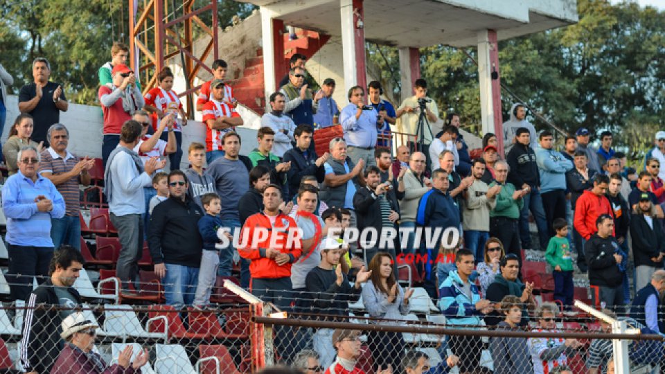 El público acompañó al Rojiblanco en la tarde del domingo.