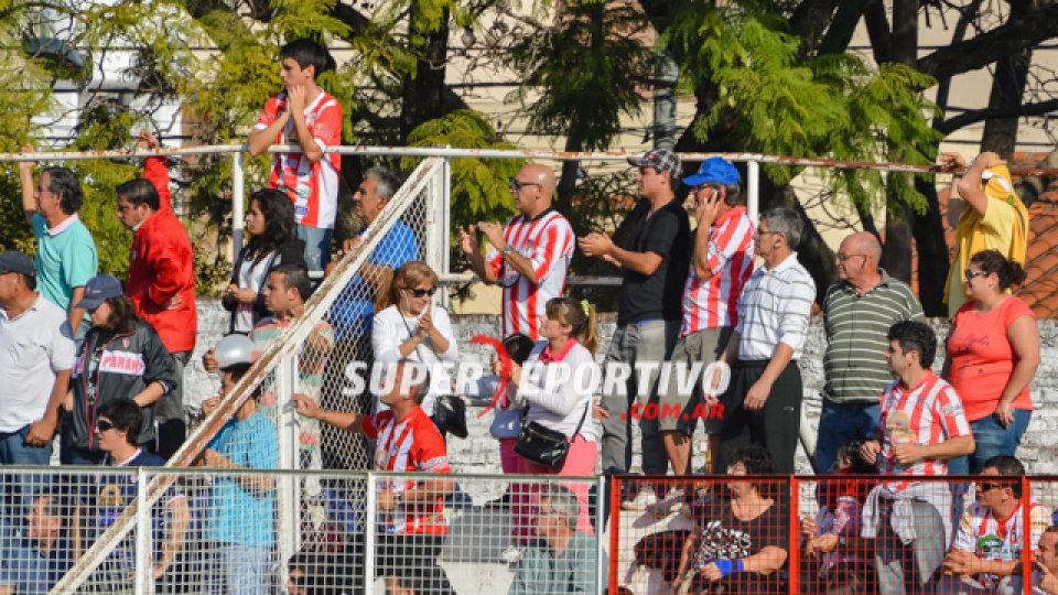 El público acompañó al Rojiblanco en la tarde del domingo.