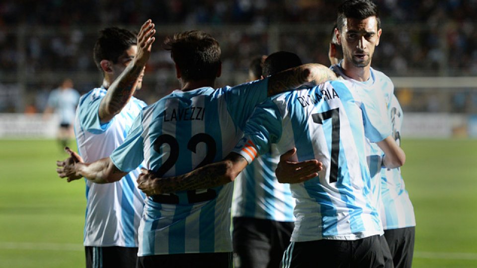 Argentina arroll&oacute; a Bolivia.