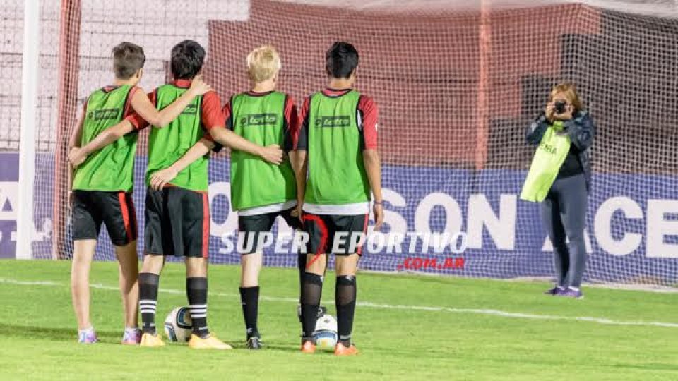 Las postales de Patronato y Guaraní Antonio Franco en el Grella.