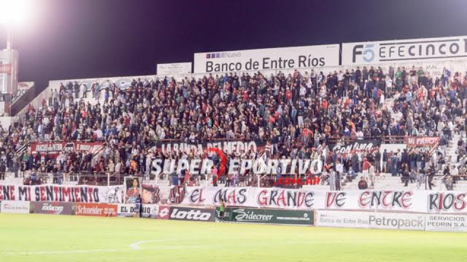 Las postales de Patronato y Guaraní Antonio Franco en el Grella.