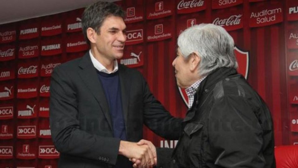 Pellegrino firmó como entrenador del Rojo.