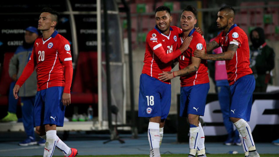 Chile tuvo un auspicioso debut ante Ecuador.