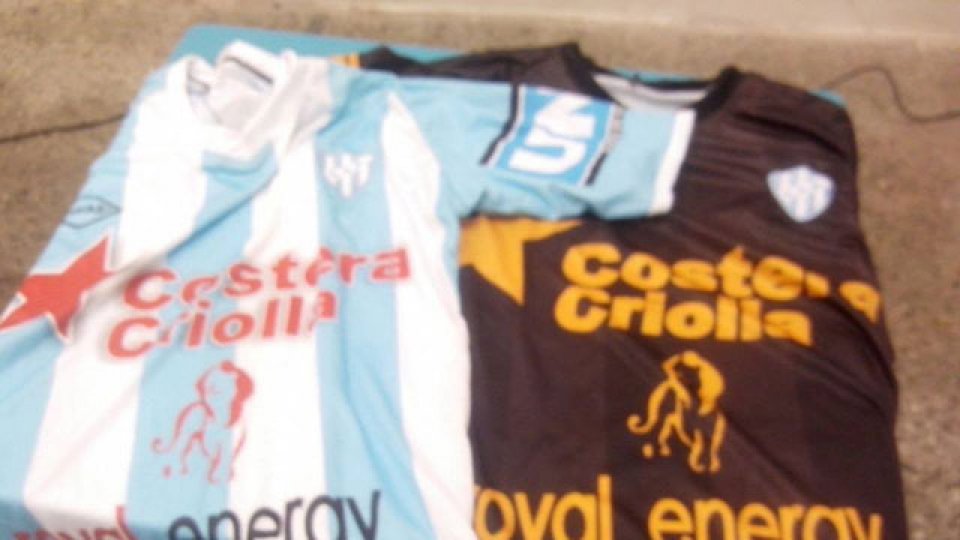 La nueva indumentaria de Belgrano. (@LFdelFutbol)