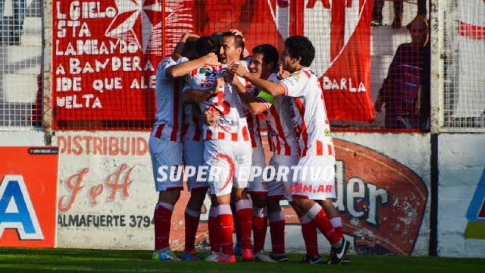 Atlético Paraná enfrentará esta noche a Ferro Carril Oeste.