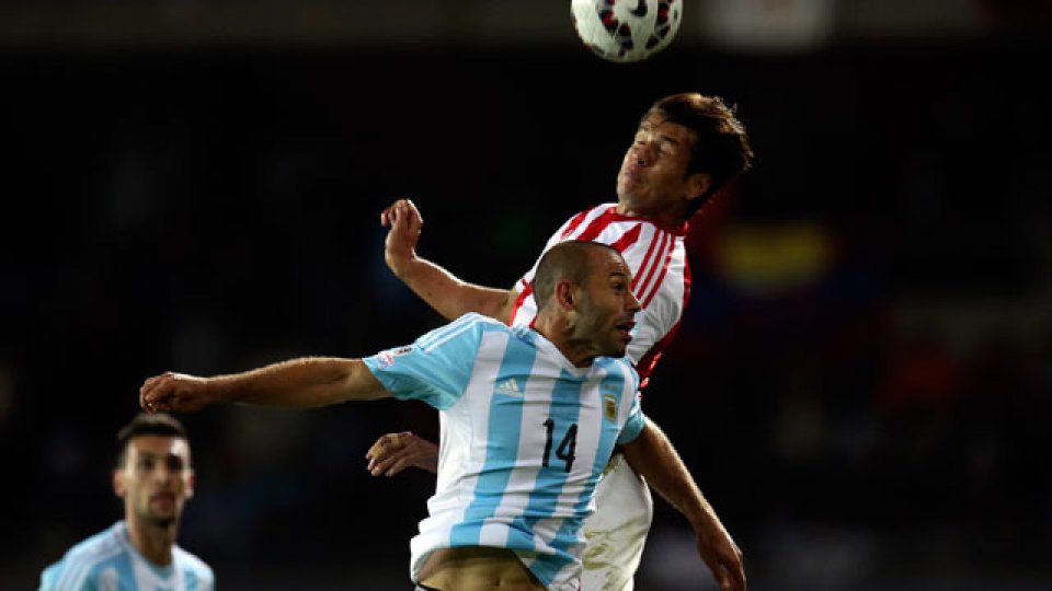 Fue 2-2, en La Serena. Goles de Agüero y Messi, de penal.