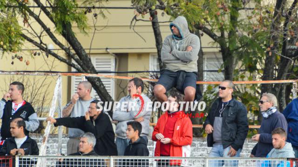 Las imágenes del clásico provincial en el estadio Pedro Mutio.