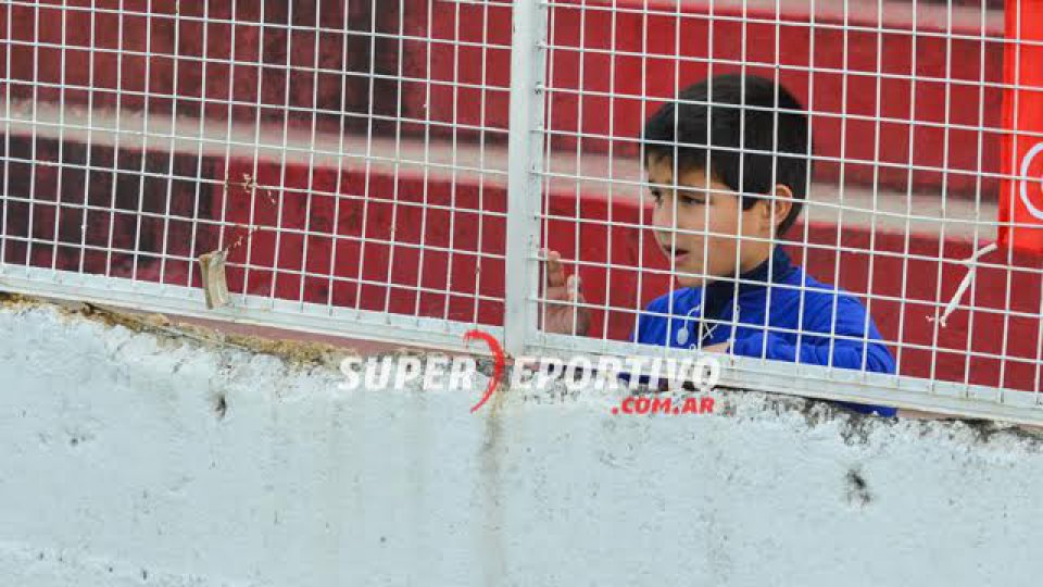 Las imágenes del clásico provincial en el estadio Pedro Mutio.