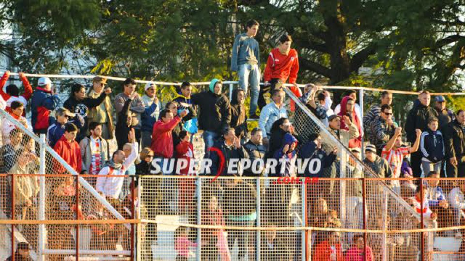 Las imágenes del clásico provincial en el estadio Pedro Mutio.
